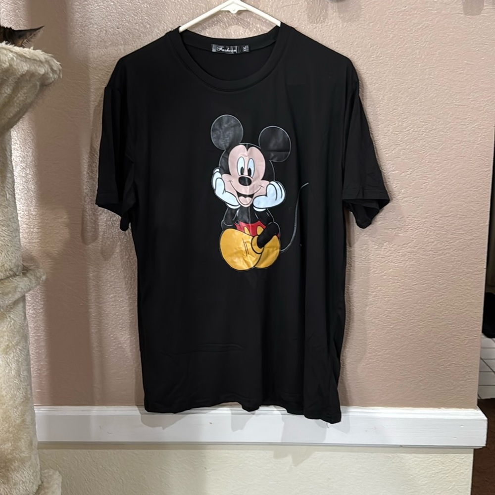 Brand new women’s size 2X stretchy Mickey Mouse t shirt black